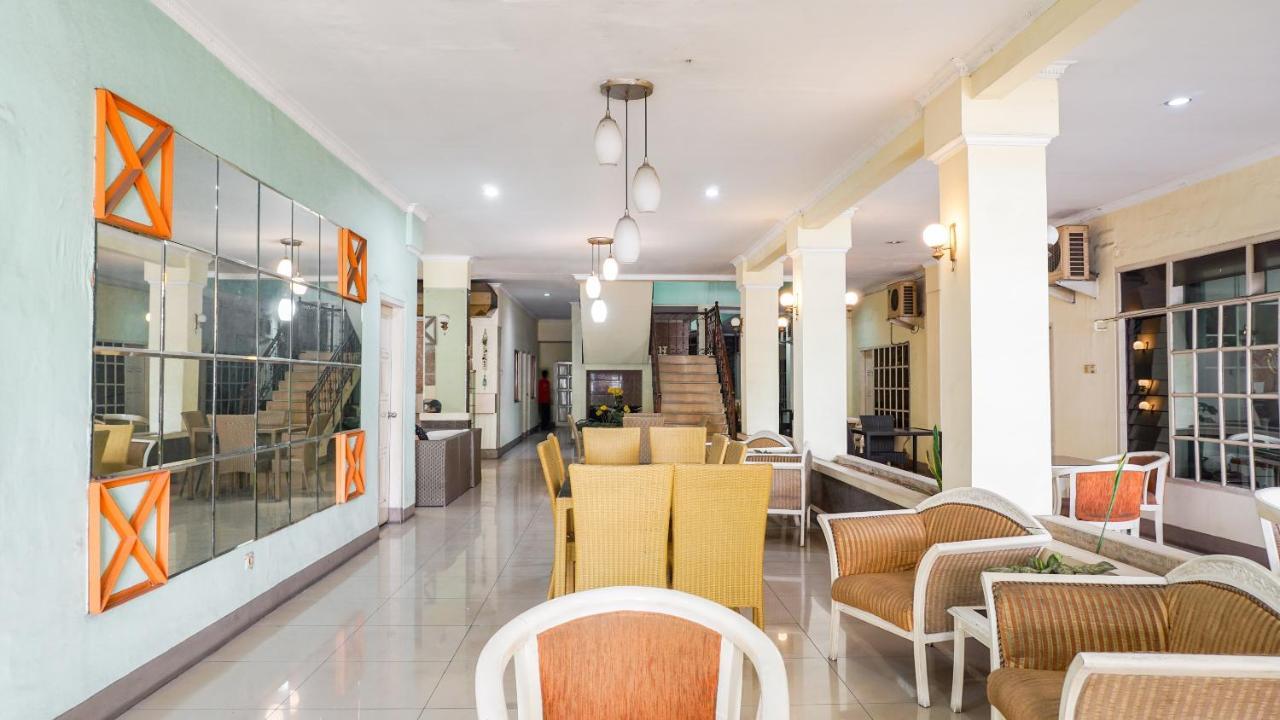 Oyo 2085 Chrysanta Hotel Bandung Exterior foto